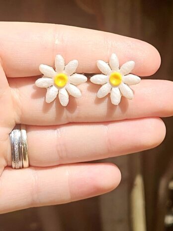 Daisy Clay Stud Earrings
