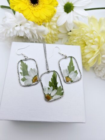 Daisy Earring and Necklace Set