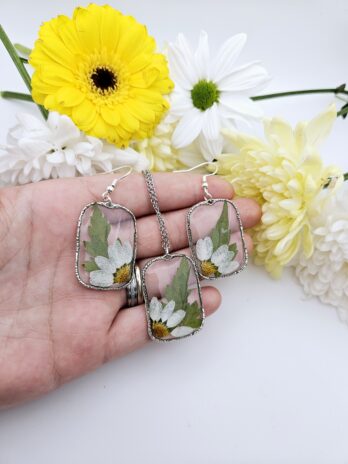 Daisy Earring and Necklace Set