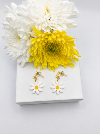 Daisy Clay Dangling Earrings